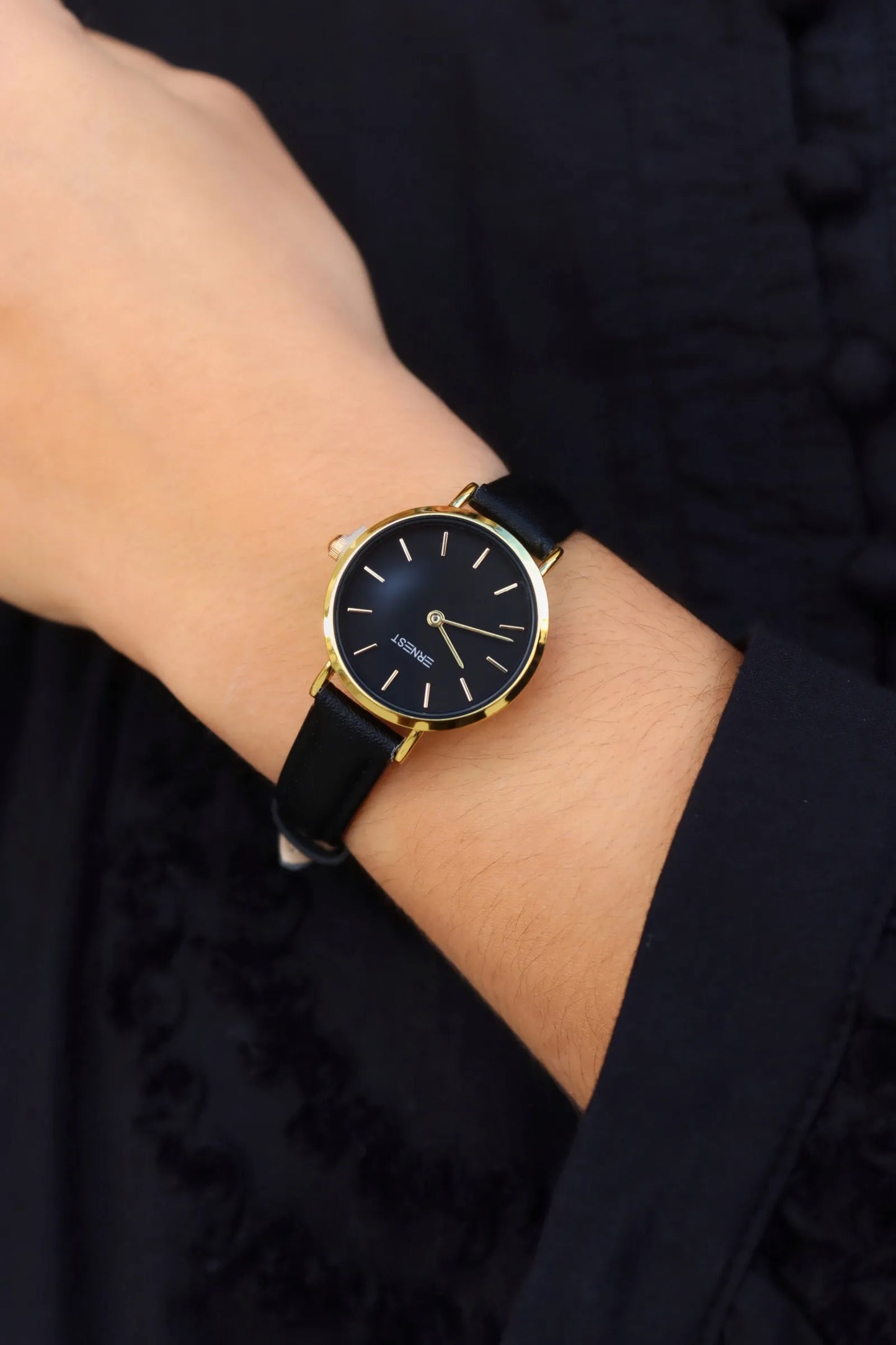 MONTRE LAUREL NOIR